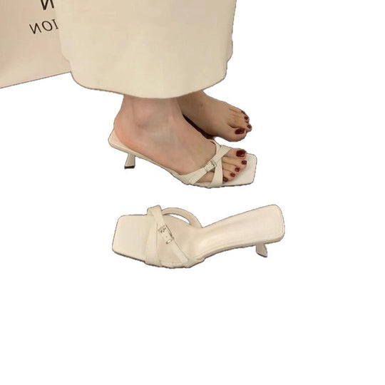 Damen Offene Mules mit dekorativen Riemen und komfortablem Absatz EB
