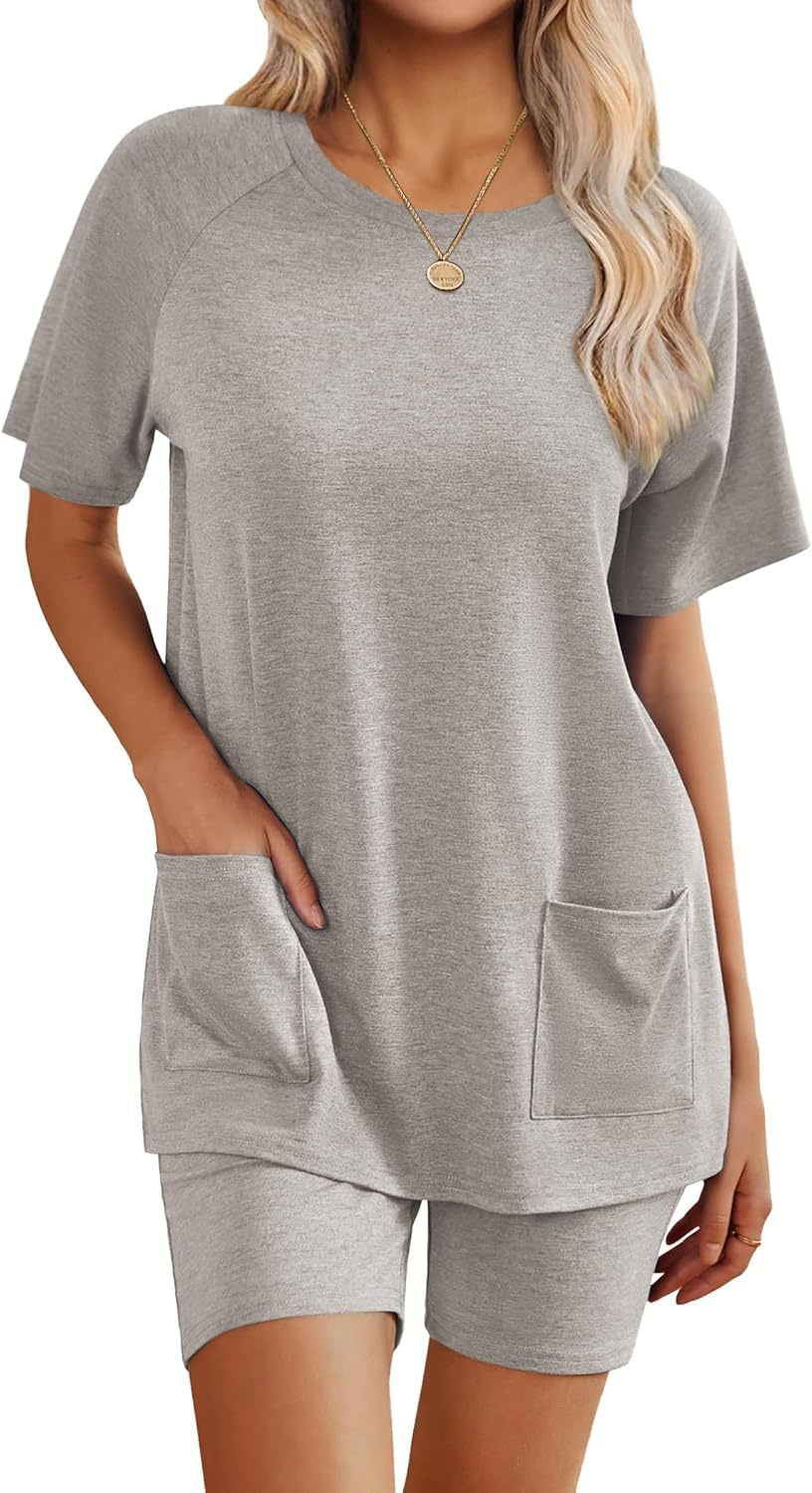 Damen Loungewear-Set mit angenehm weitem Schnitt und praktischen Taschen EB