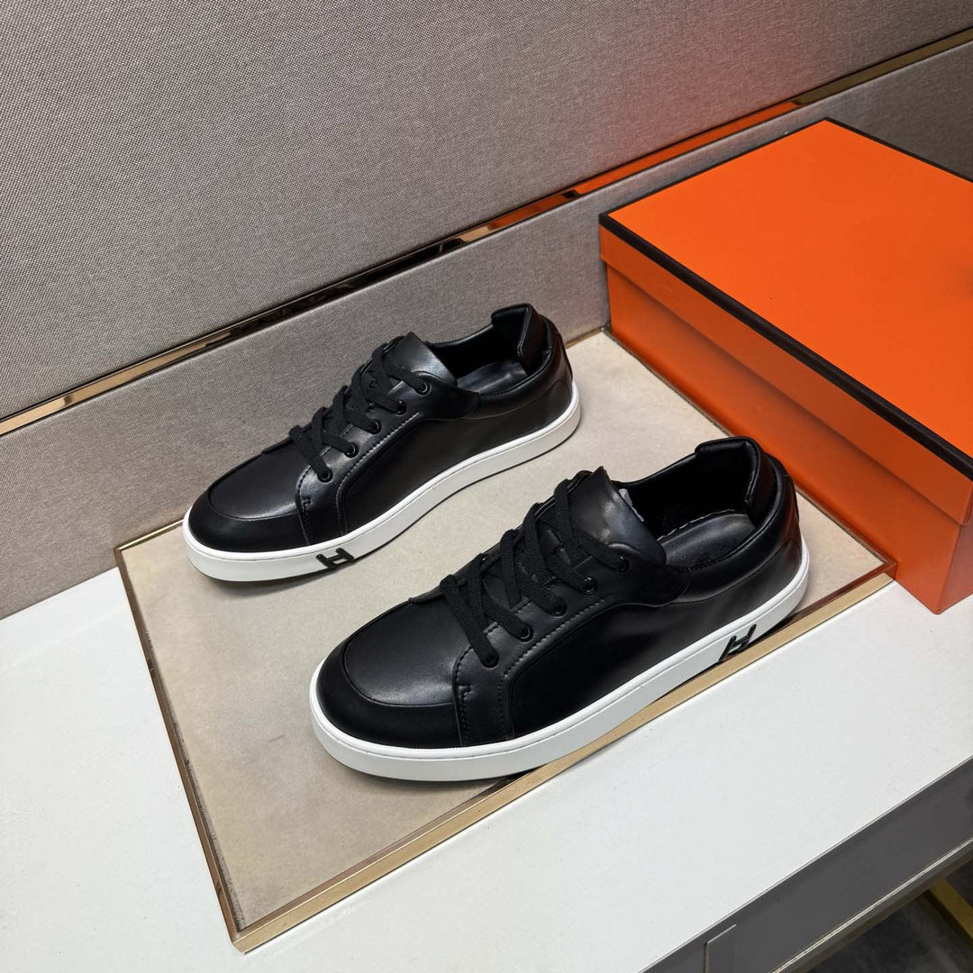 Damen sportliche Sneakers aus edlem Kunstleder mit rutschfester Sohle EB
