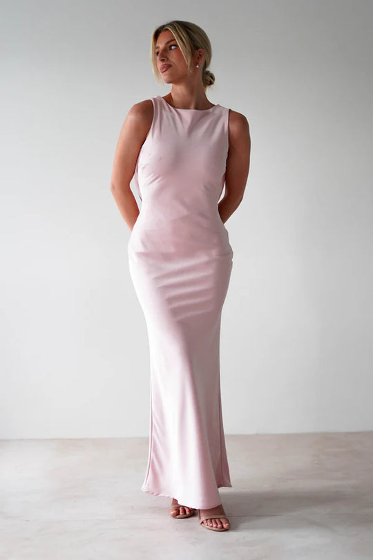 Damen Maxikleid mit elegantem Schnitt und fließendem Stoff EB