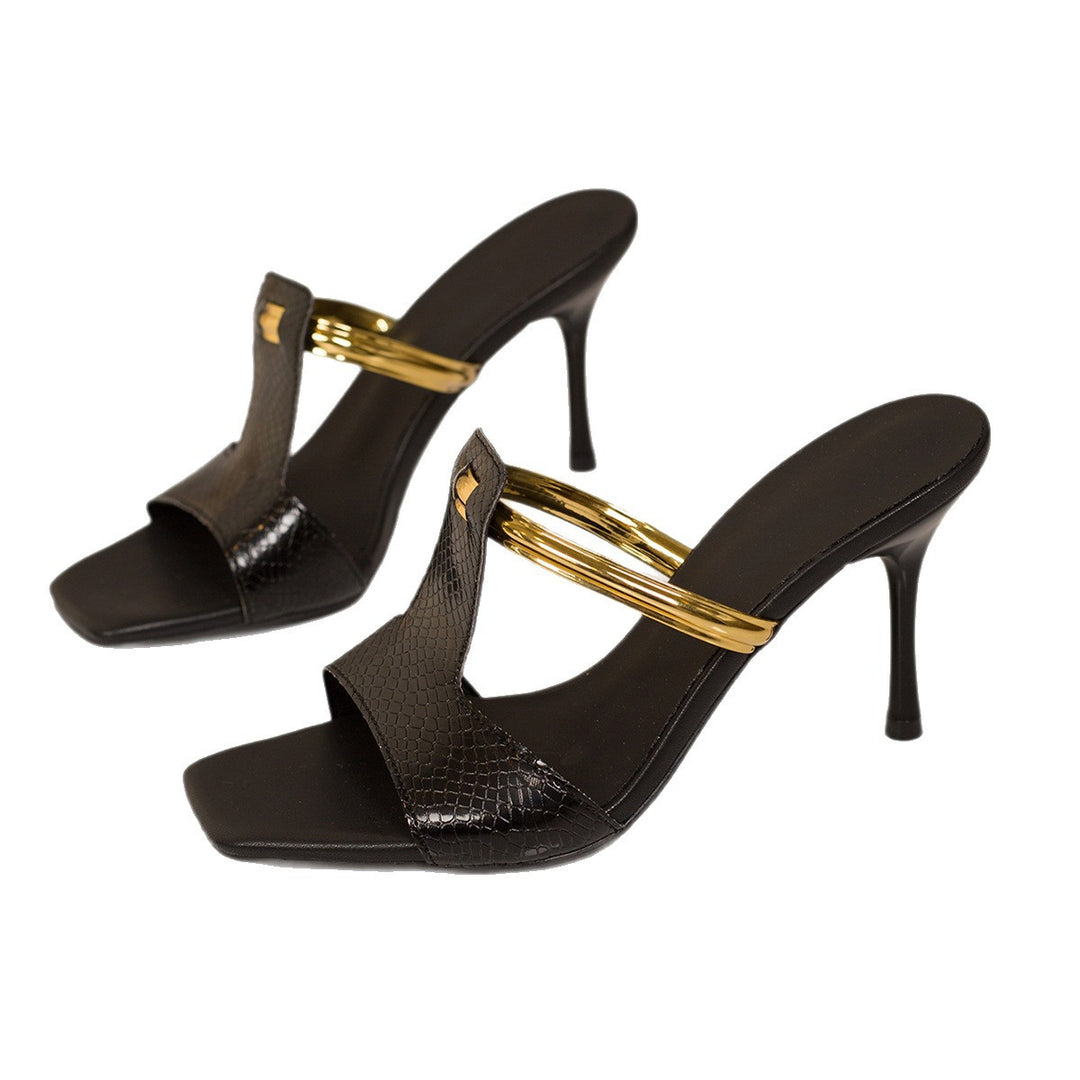 Damen Absatzsandalen mit glitzernden goldenen Akzenten und stilvollem Schlaufen-Design EB