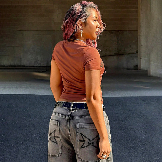 Damen T-Shirt mit kultiviertem Druckdesign und figurbetontem Schnitt EB