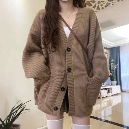 Damen Grobstrickjacke mit großen Taschen und Knopfdetails EB