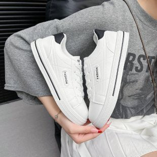 Damen Sportliche Sneakers mit großzügiger Dämpfung und bequemer Passform EB