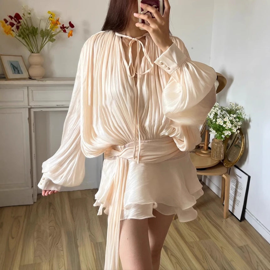 Damen Wickelkleid mit voluminösen Ärmeln und zartem Plisseemuster EB
