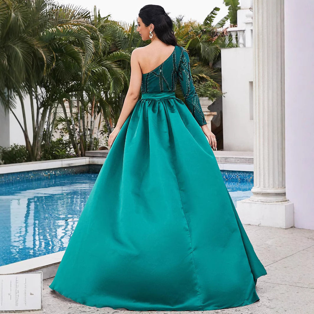 Damen Maxikleid mit glitzerndem Muster und elegantem Cape EB