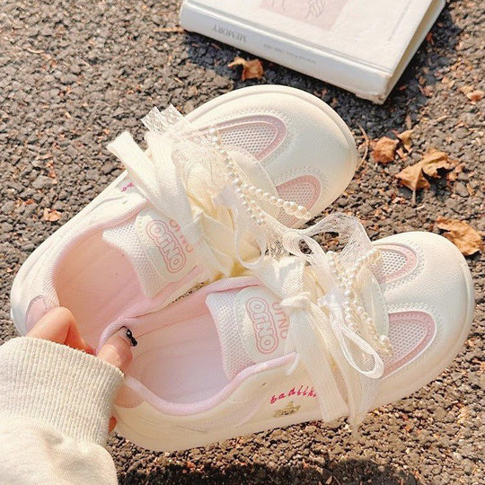 Damen Sportliche Sneaker mit modischem Spitzenelement und atmungsaktiver Oberfläche EB