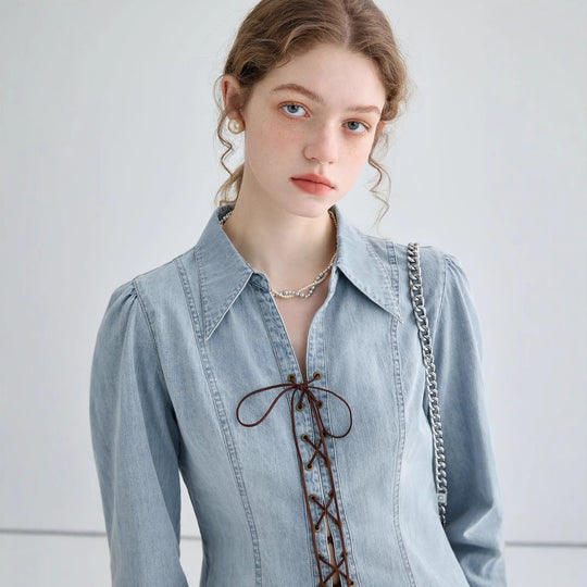 Damen Denim-Bluse mit historischem Schnürdetail und lässiger Passform EB