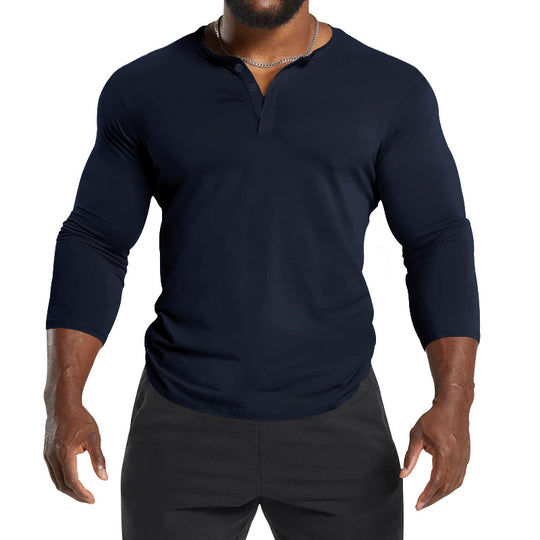 Herren Langarm-Henley-Shirt aus atmungsaktivem Baumwollmix mit Knopfdetails EB