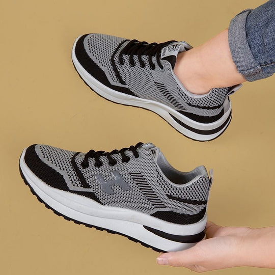 Damen Lauf-Sneaker mit atmungsaktivem Gewebe und stoßdämpfender Sohle EB