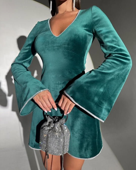Damen Samt-Minikleid mit ausgestellten Glockenärmeln und Strassbesatz EB