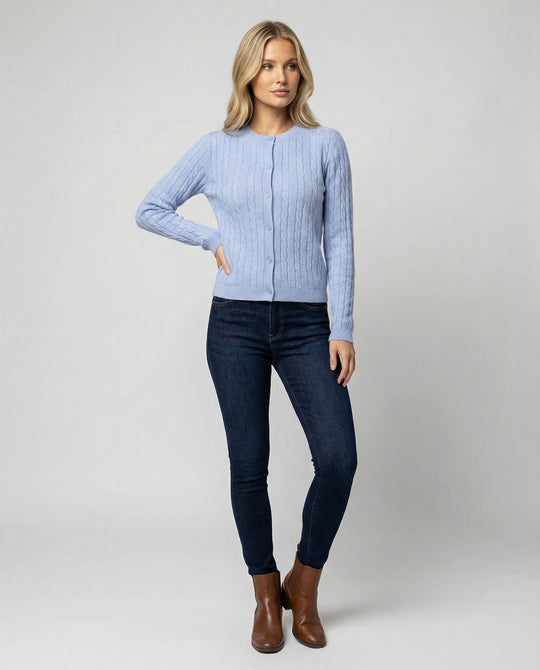 Damen kurzes Zopfmuster-Cardigan mit Rundhalsausschnitt und minimalistischer Knopfleiste EB