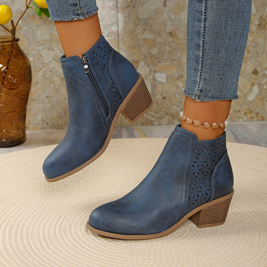 Damen nan knöchelhohe Stiefelette mit Laser-Cut-Perforation, seitlichem Reißverschluss und mittelhohem Blockabsatz EB