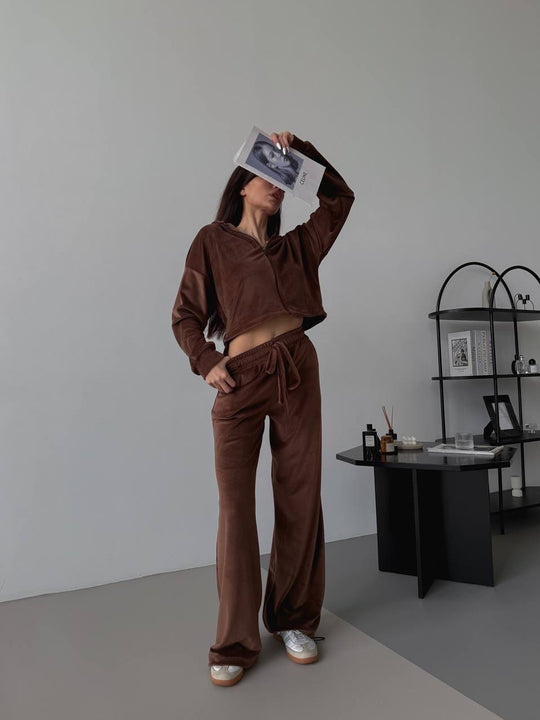 Damen Zweiteiliges Samt-Loungewear-Set mit Cropped-Zipjacke und weiter High-Waist-Sweathose EB