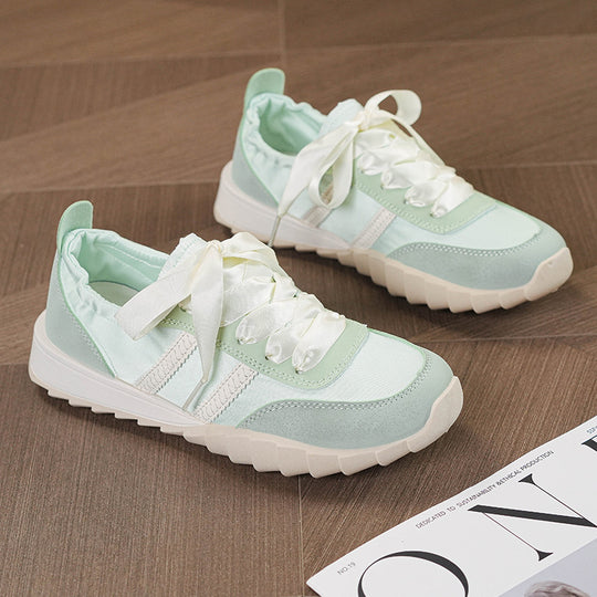 Damen modische Sneakers mit innovativen Satin-Details EB