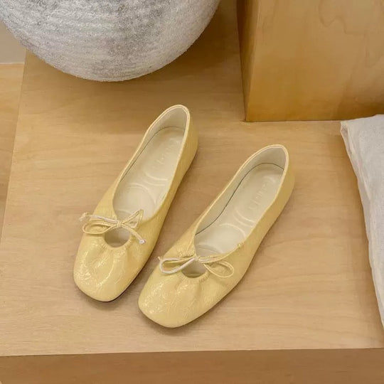 Damen elegante Ballerinas mit geschmeidigem Glanz und dekorativem Schleifchen EB