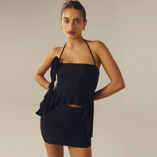 Damen Charmantes Top mit asymmetrischem Schnitt und Blumenakzent EB