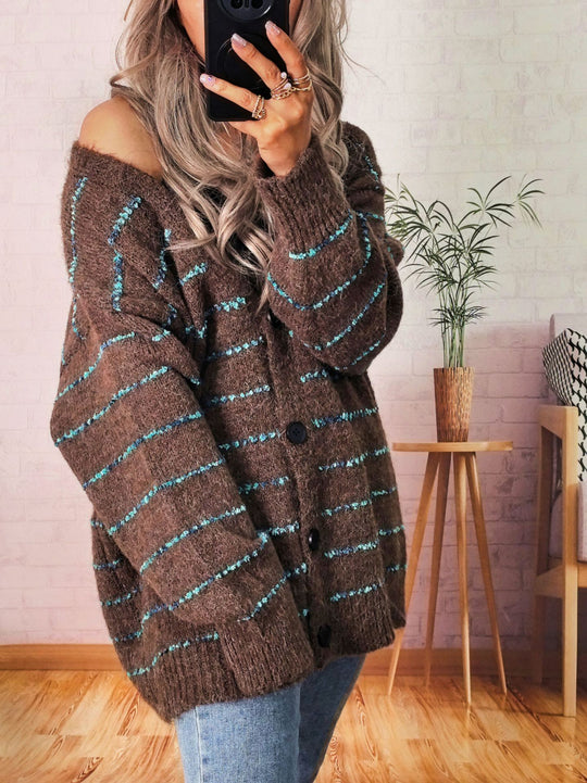 Damen Grobstrickjacke mit modischen Kontraststreifen und eleganten Knopfdetails EB