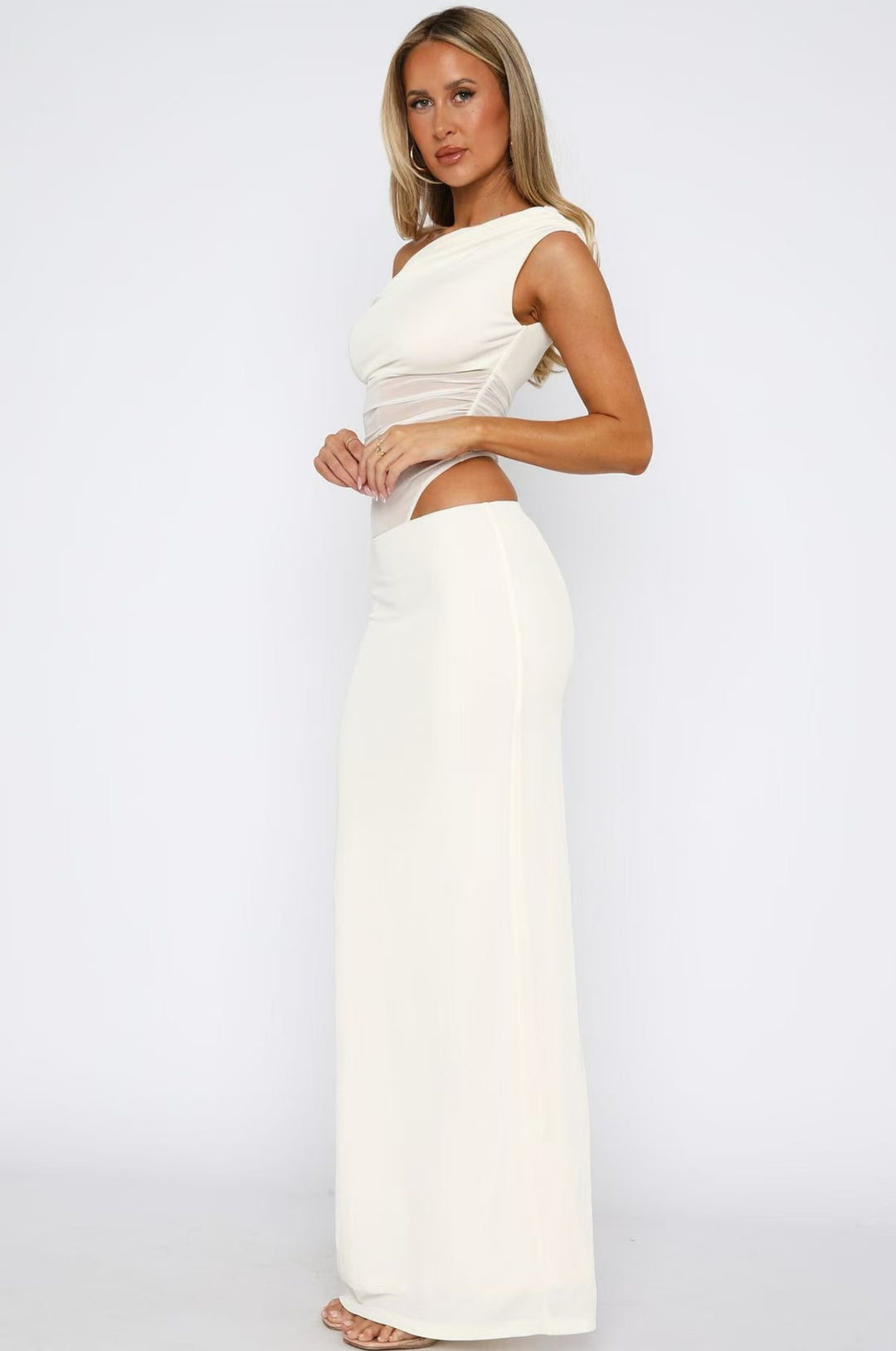 Damen Elegantes Maxikleid mit asymmetrischem Schnitt und transparenten Einsätzen EB