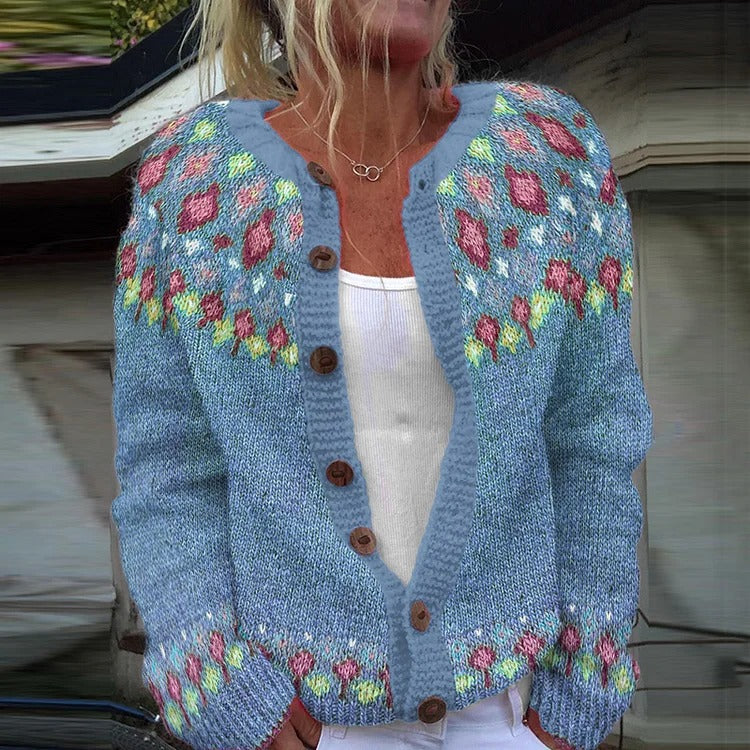 Damen nan gemusterte Strickjacke mit Rundpasse, Holzknöpfen und Eingrifftaschen EB