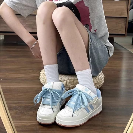 Damen Sportliche Sneakers mit modischen Satinbändern EB