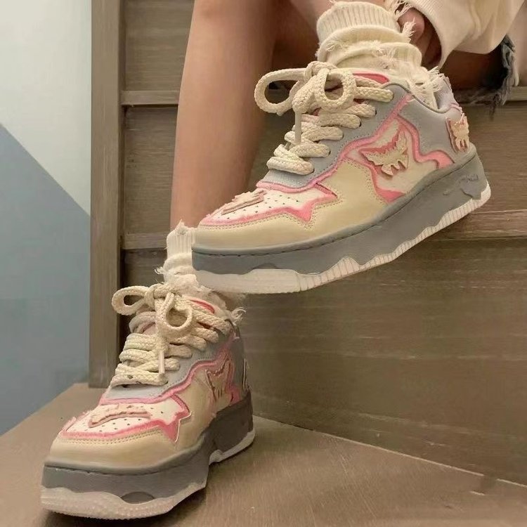 Damen Sneakers mit verspieltem Tiermotiv und dämpfendem Sohlenprofil EB