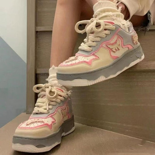 Damen Sneakers mit verspieltem Tiermotiv und dämpfendem Sohlenprofil EB