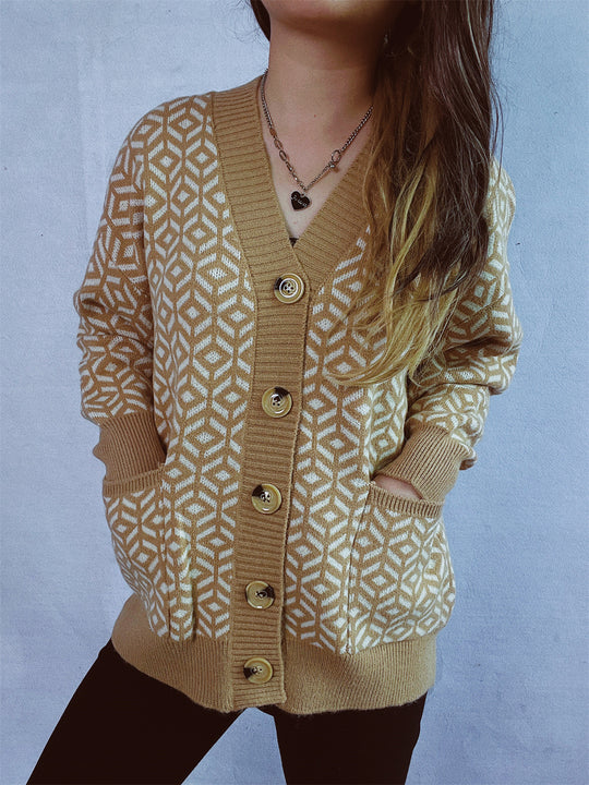Damen Strickjacke mit geometrischem Muster und Knopfdetails EB