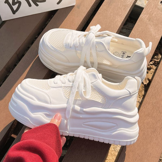 Damen Plateau-Wedge-Sneaker mit atmungsaktiven Mesh-Einsätzen und skulptierter Komfortsohle EB