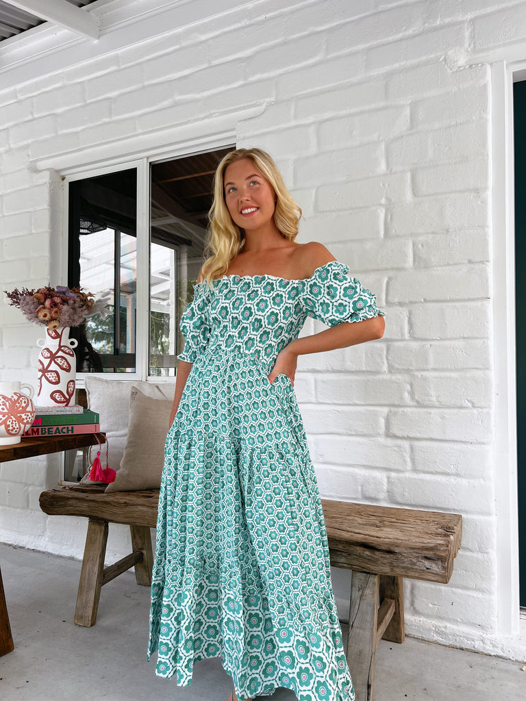 Damen Maxikleid mit charmanten Rüschendetails EB