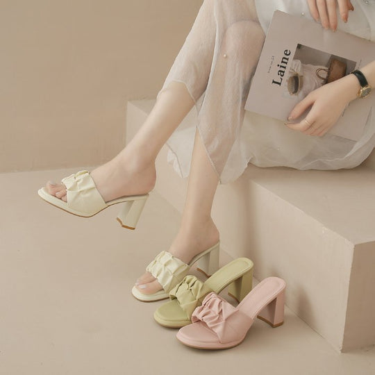 Damen elegante Blockabsatz-Sandalen mit modischem Rüschendesign EB