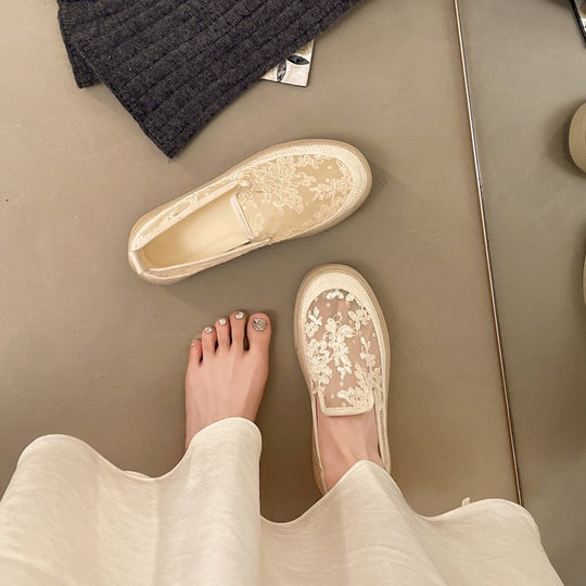 Damen Slip-On Sneakers mit floralem Stickdesign EB
