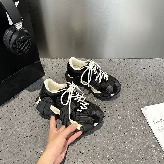 Damen Sportliche Sneakers mit robustem Design und atmungsaktiver Mesh-Oberfläche EB