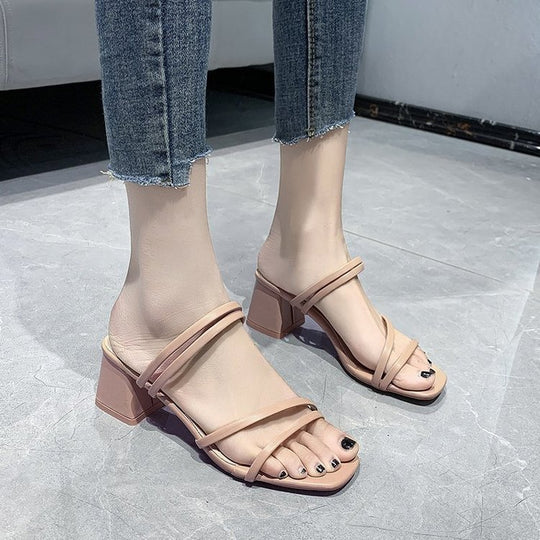 Damen Sandalen mit stilvollem Blockabsatz und feinen Riemen EB