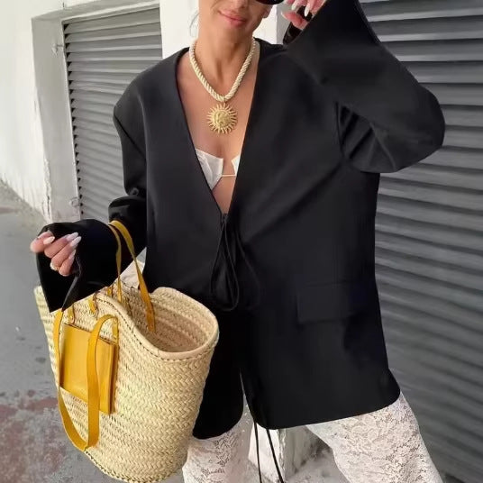 Damen nan kastenförmiger Blazer mit tiefem V-Ausschnitt, Bindebandverschluss und Pattentaschen EB