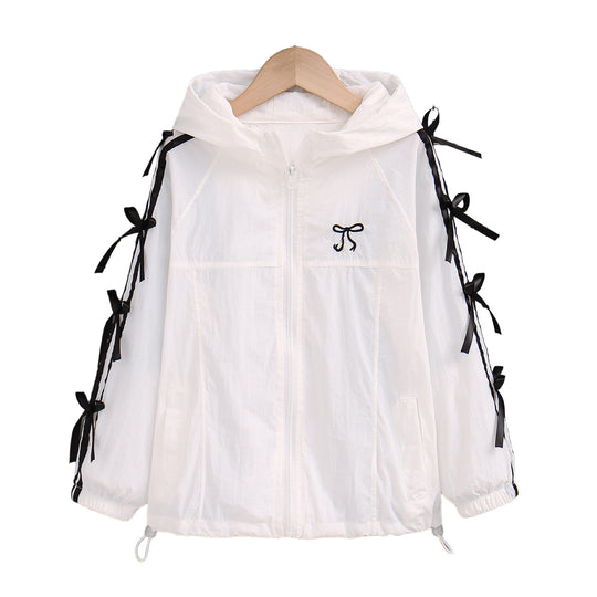 Damen nan transparente bestickte Kapuzenbluse mit Volantärmeln R&B