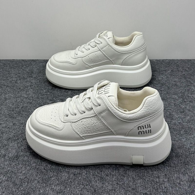 Damen Modische Plateau Sneakers aus strapazierfähigem Leder mit minimalistischer Optik EB