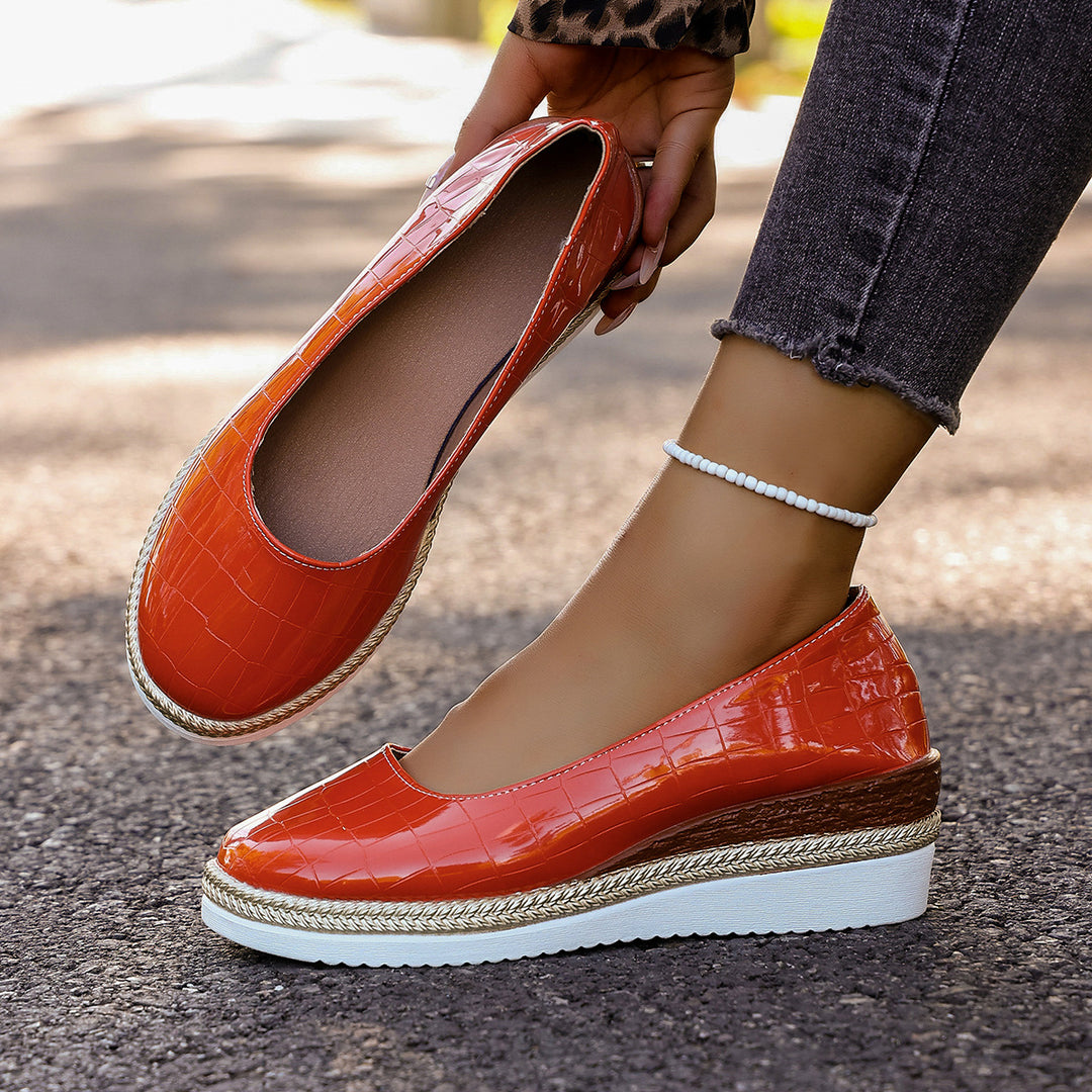 Damen Komfortable Slip-On Ballerinas mit glänzendem Krokoprägedesign EB