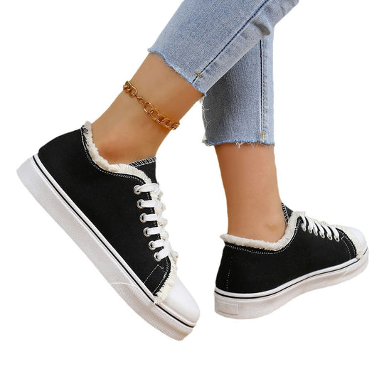 Damen Sneaker mit fransigem Obermaterial und modischer Riemenverzierung EB