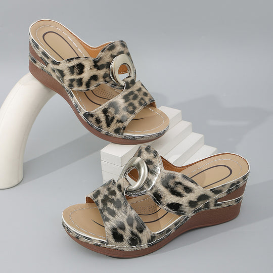 Damen Wedge-Sandalen mit modischem Tierfell-Design und anatomischer Fußbettung EB