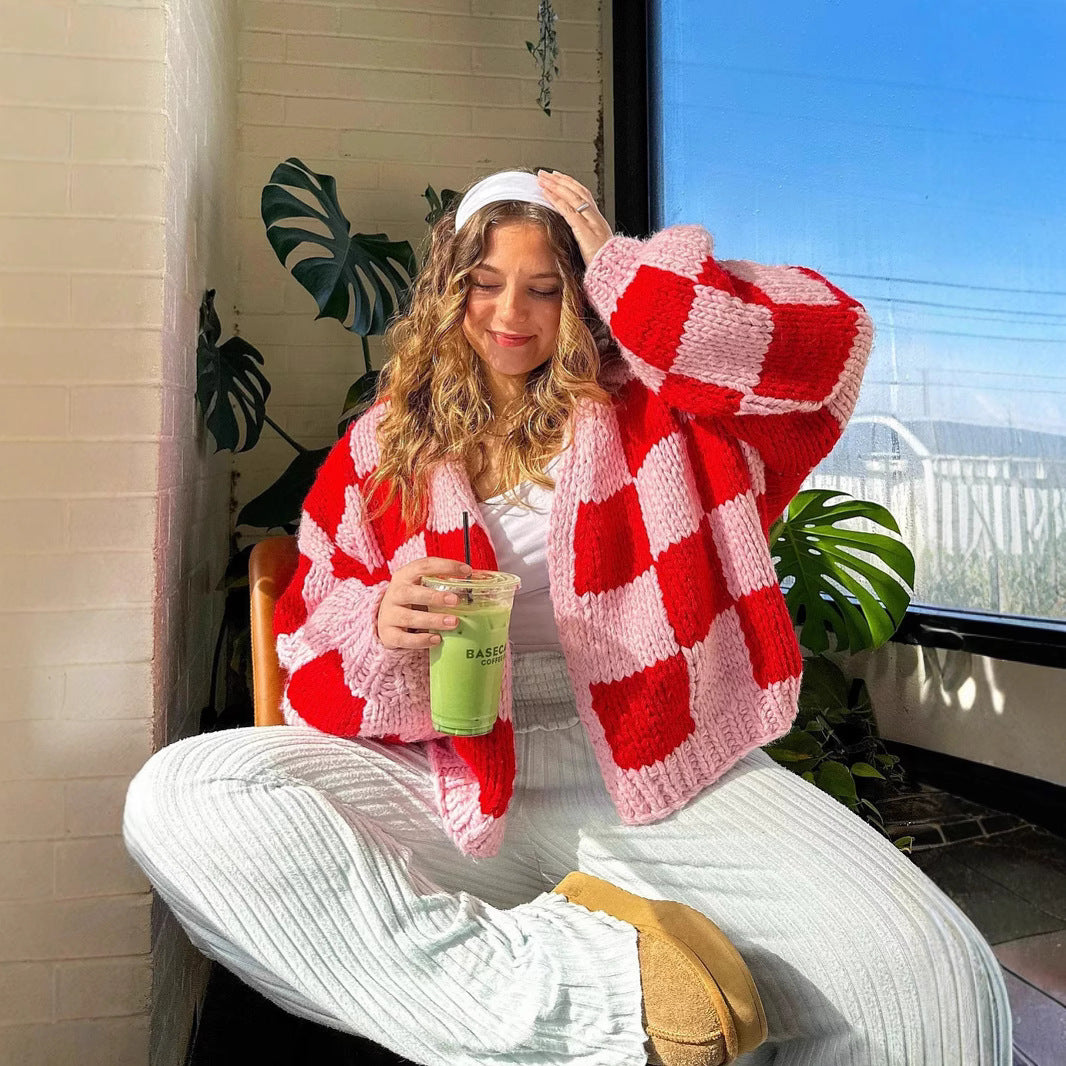 Damen Grobstrickjacke im modernen Karomuster EB