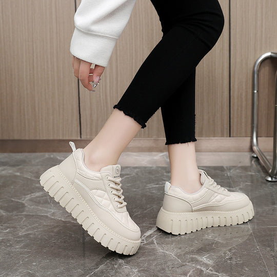 Damen modische Sneakers mit gepolstertem Sohlenprofil und robustem Obermaterial EB