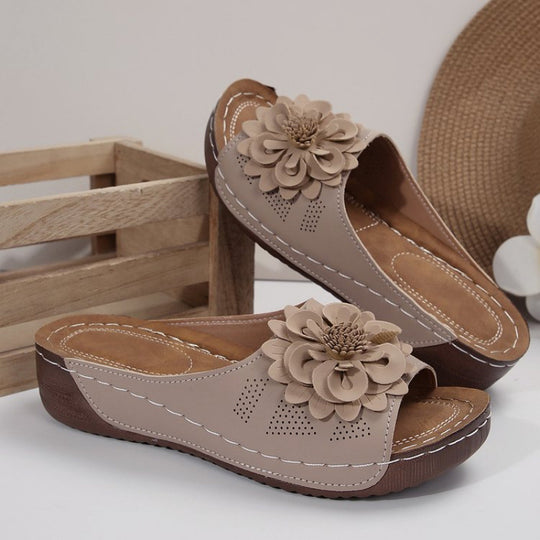 Damen modische Riemensandalen mit dekorativer Blumenapplikation EB