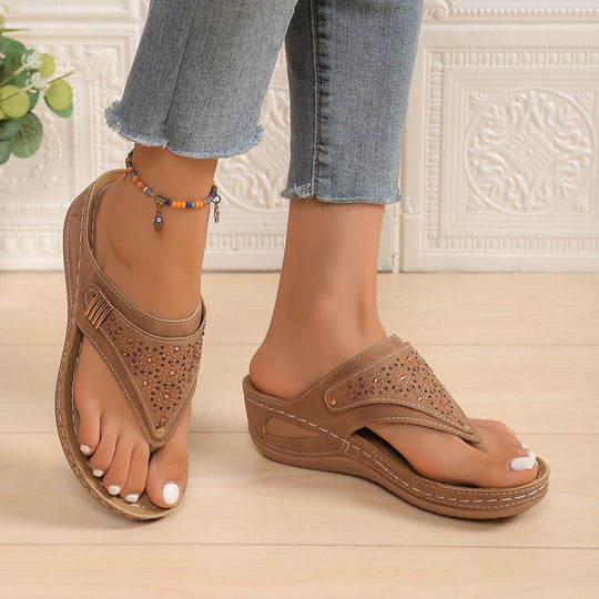Damen Zehentrenner-Sandalen mit dekorativer Laserperforation und gepolsterter Komfortsohle EB