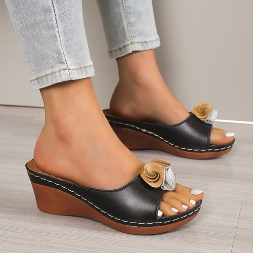 Damen Elegante und komfortable Sandaletten mit floralem Design EB