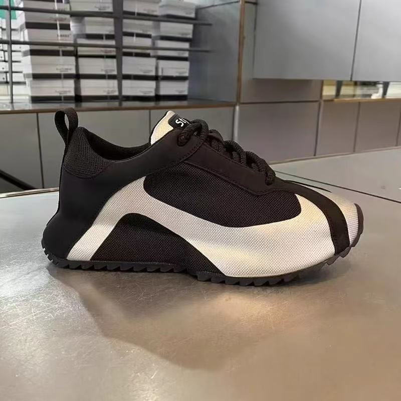 Damen Sportliche Sneaker mit modischer Oberflächengestaltung und griffiger Sohle EB