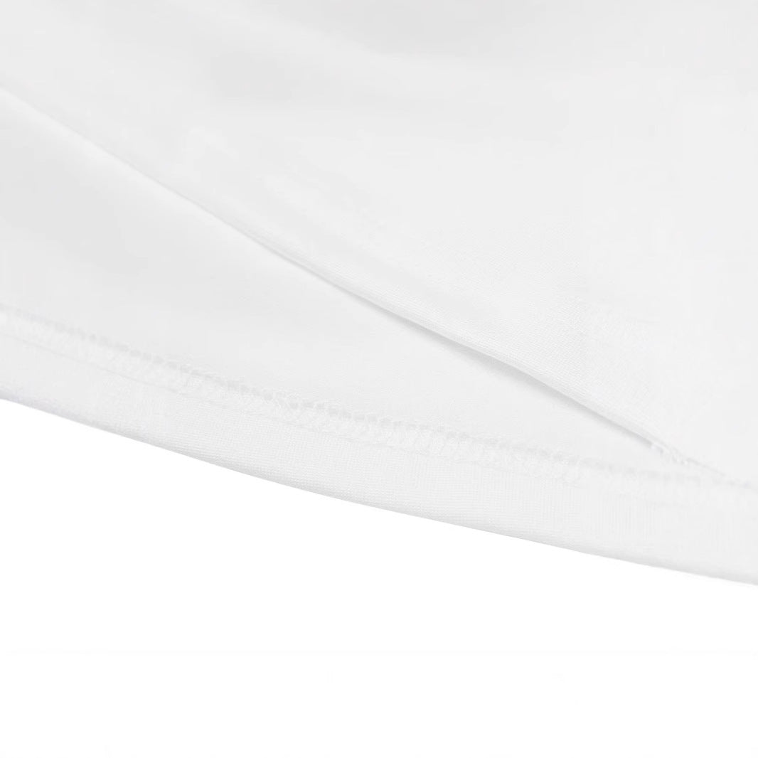Damen Crop-T-Shirt mit verspieltem Erdbeer-Motiv und elegantem Halsabschluss EB