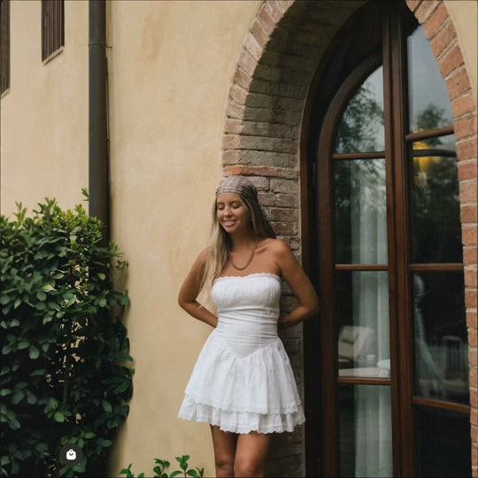 Damen Trägerloses Minikleid mit feinem Spitzenbesatz und fließendem Rock EB