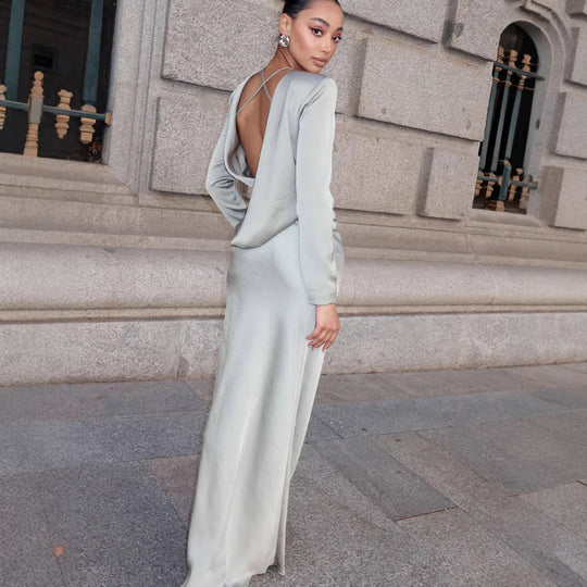 Damen Elegantes Langarmkleid mit glänzendem Satin-Obermaterial und figurbetonter Silhouette EB