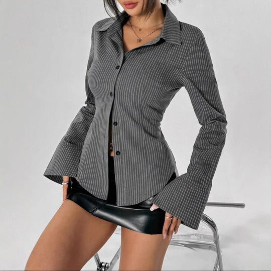 Damen Taillierte Nadelstreifen-Bluse mit ausgestellten Manschetten EB